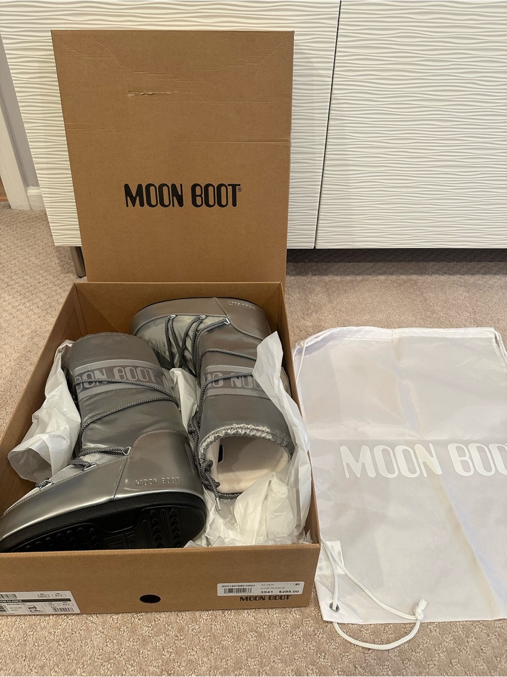 Moon Boot  MB Icon glance silver EU 39/41  US 7/8.5 new in box